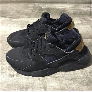 Nike Huarache “Black Gum” 6.5